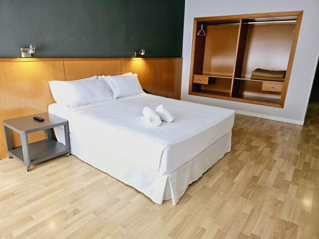Ap Hotel Madrid Airport Bilik gambar